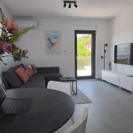 Senna Coastal - Modern Croatia Trogir